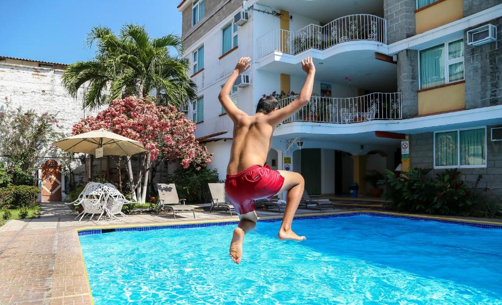 Bazén v ubytování Vallartasol Hotel nebo v jeho okolí