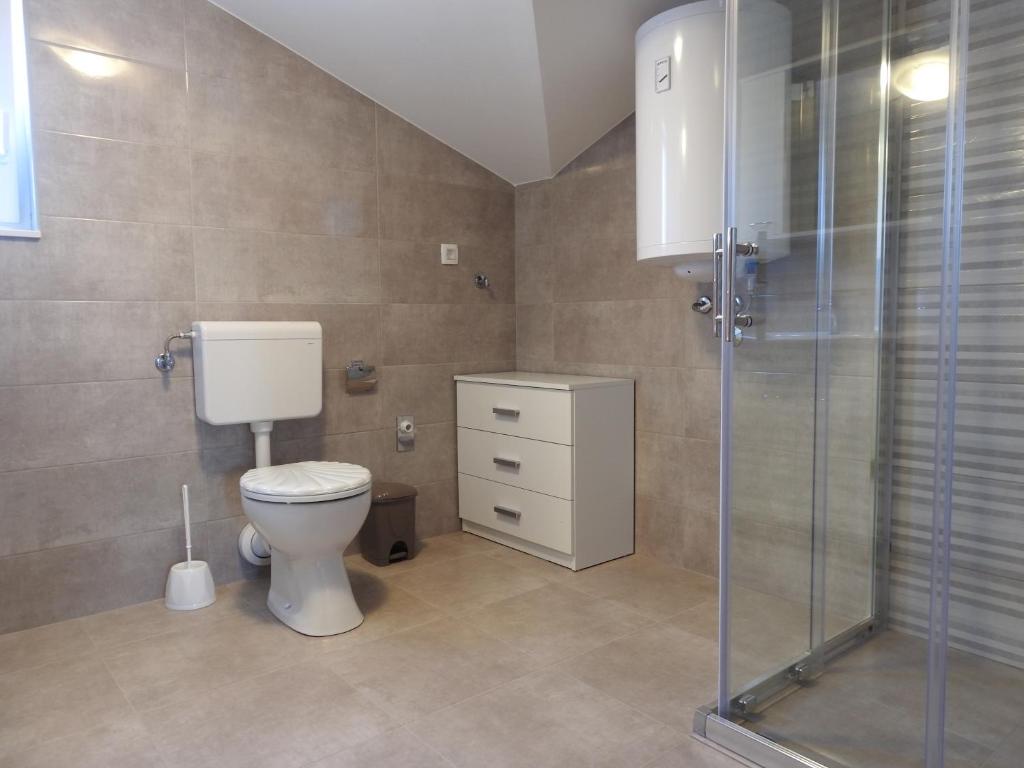 Kúpeľňa v ubytovaní Apartmani Hrvoje Klarić - Srima