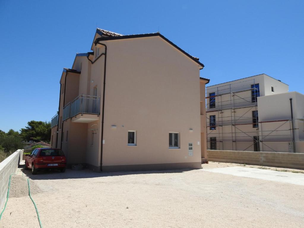Budova, v ktorej sa apartmán nachádza