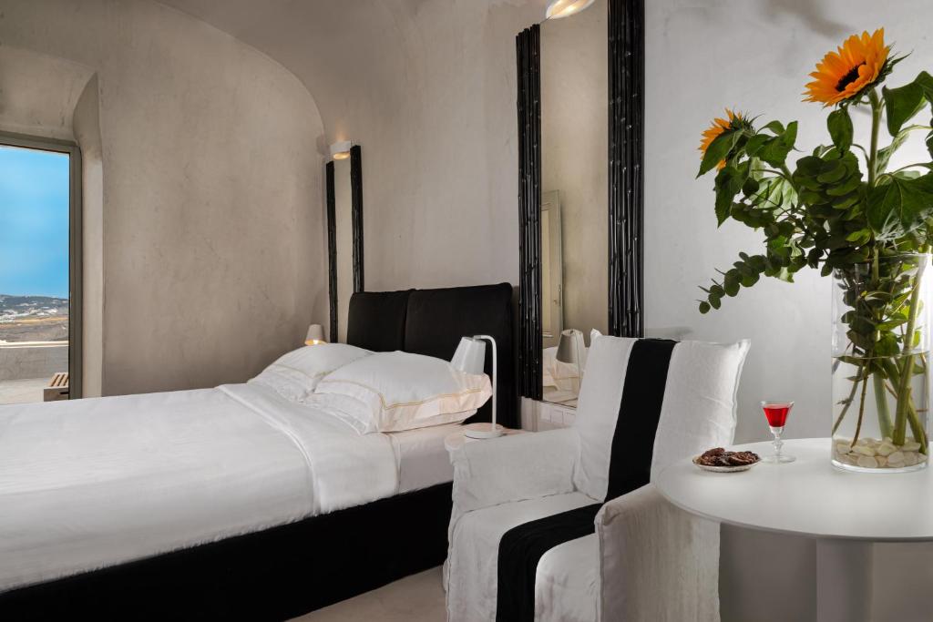 Mythical Blue Luxury Suites - 6