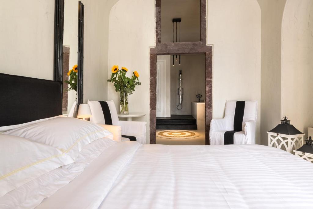 Mythical Blue Luxury Suites - 5