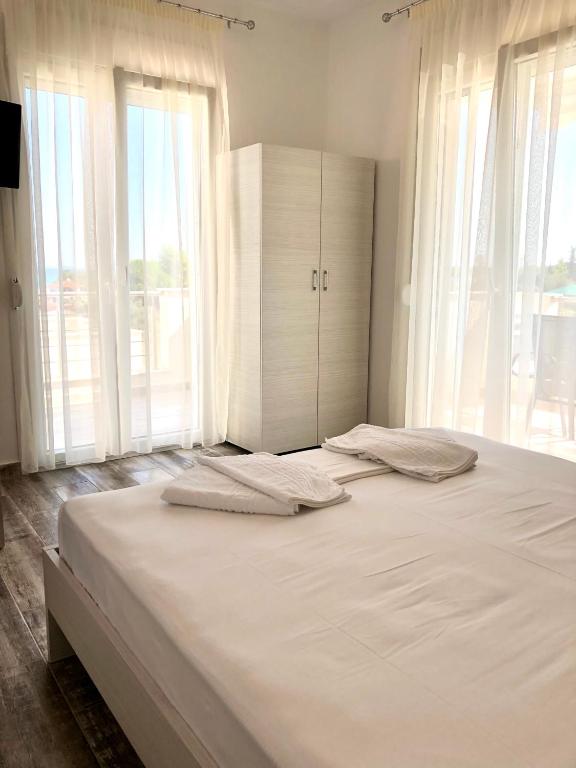 Be Happy Apartments - 8