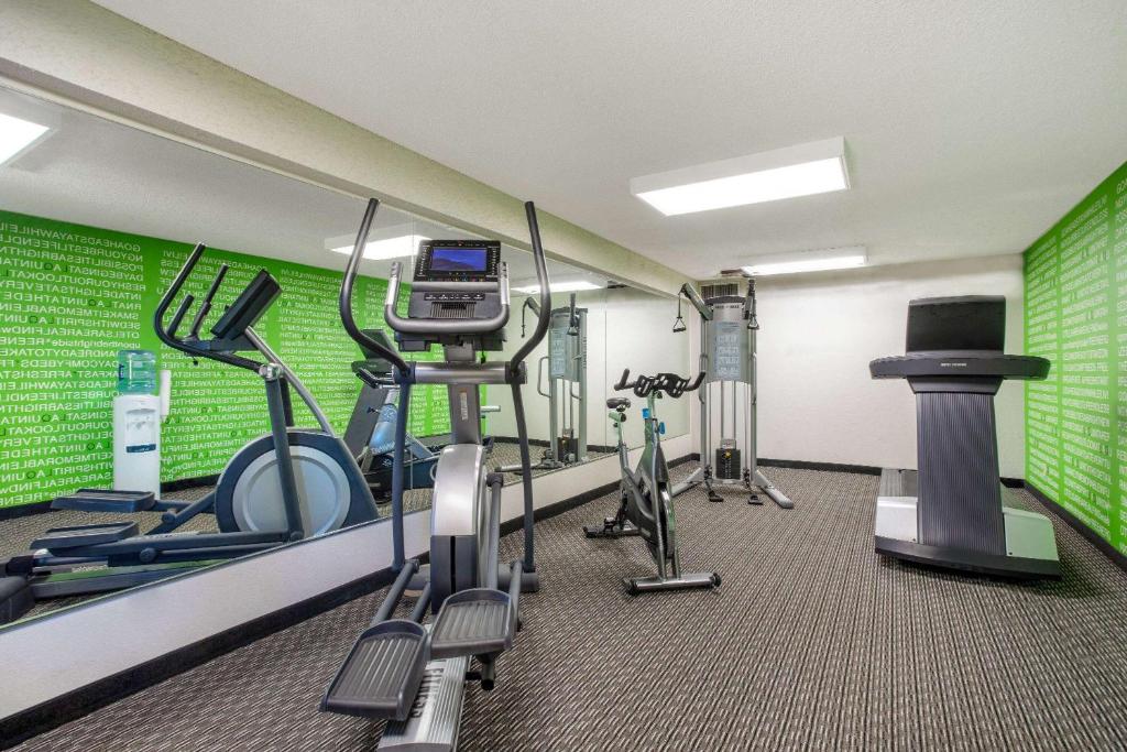 Fitness centrum a/nebo fitness zařízení v ubytování La Quinta Inn by Wyndham Tucson East