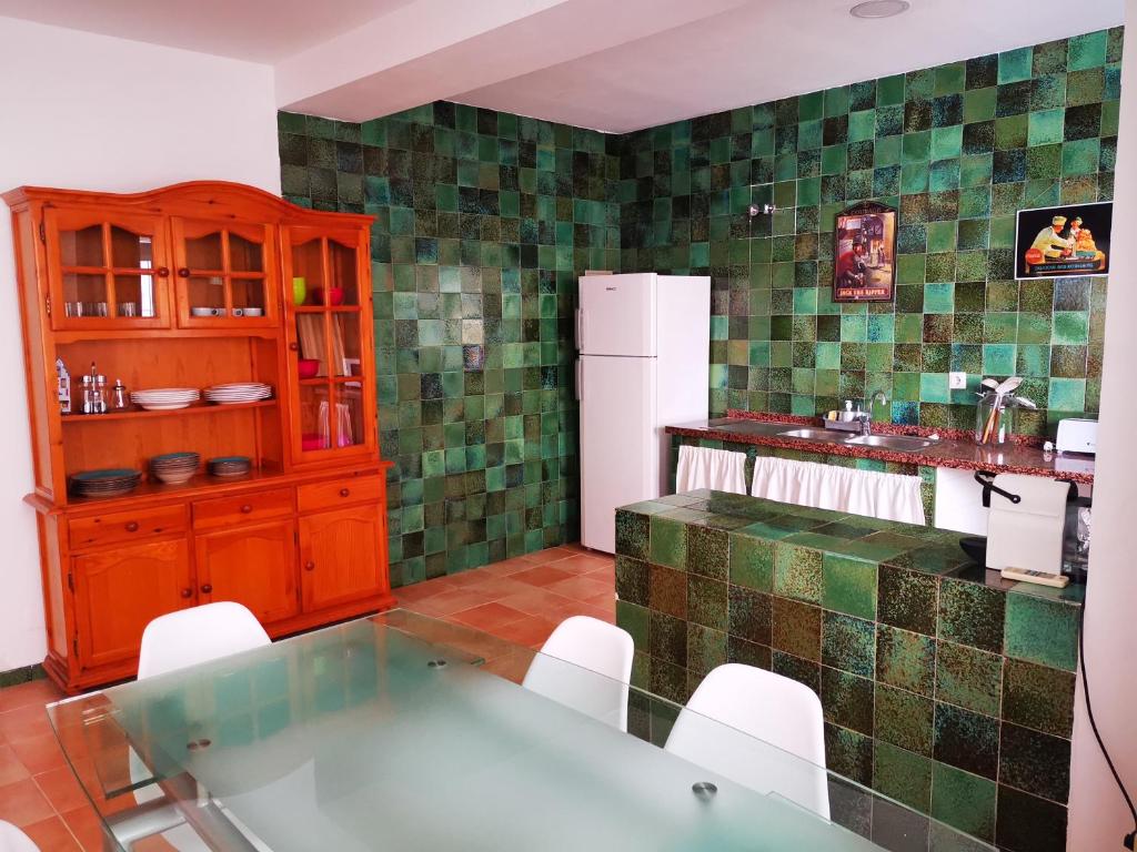 Kuchyňa alebo kuchynka v ubytovaní Apartamento bonito y bien ubicado en el Soho de Málaga.