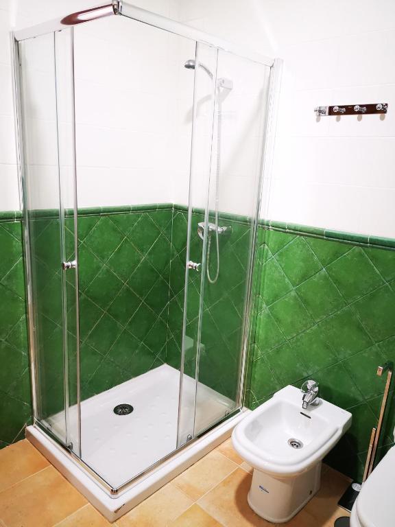 Kúpeľňa v ubytovaní Apartamento bonito y bien ubicado en el Soho de Málaga.