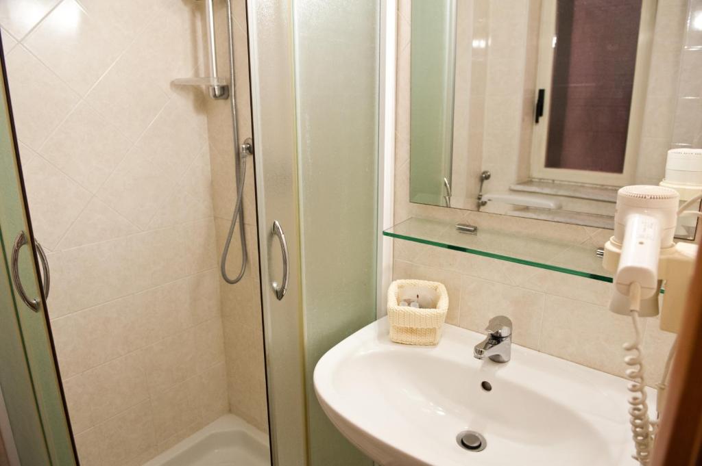 Hotel Capys - Habitación Triple Superior