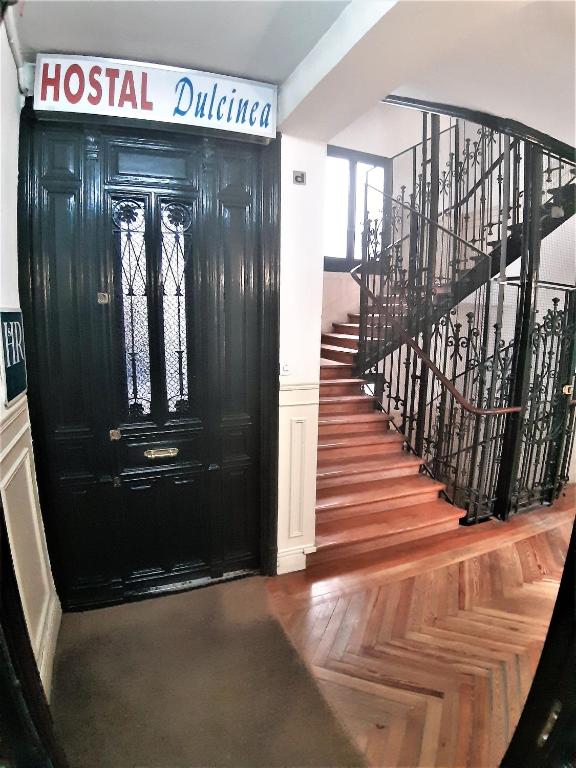 Foto da galeria de Hostal Dulcinea em Madri