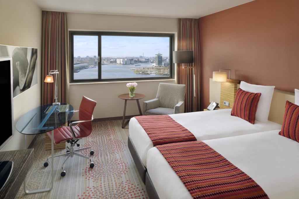 Mövenpick Hotel Amsterdam City Centre - Executive Twin Room With View