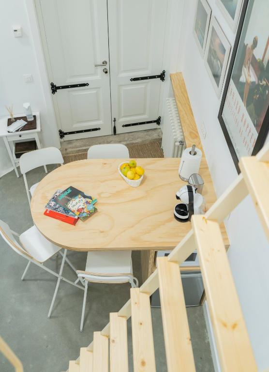 A seating area at SanTelmo27A