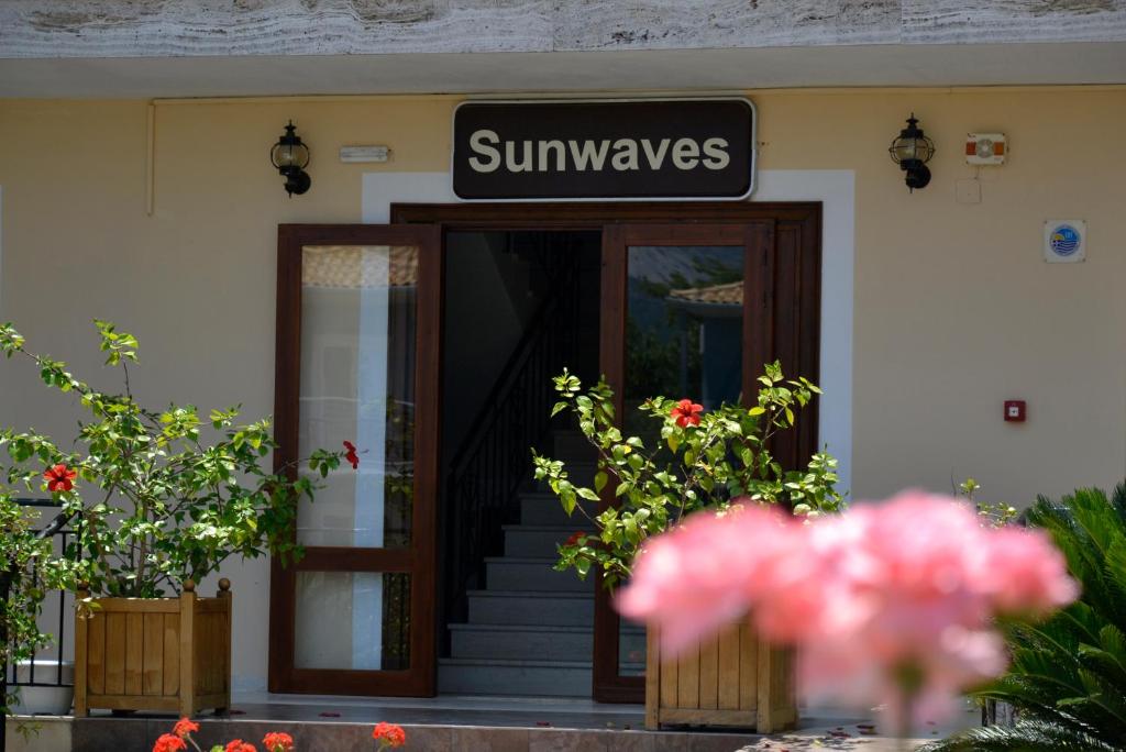 Sunwaves Beach Hotel