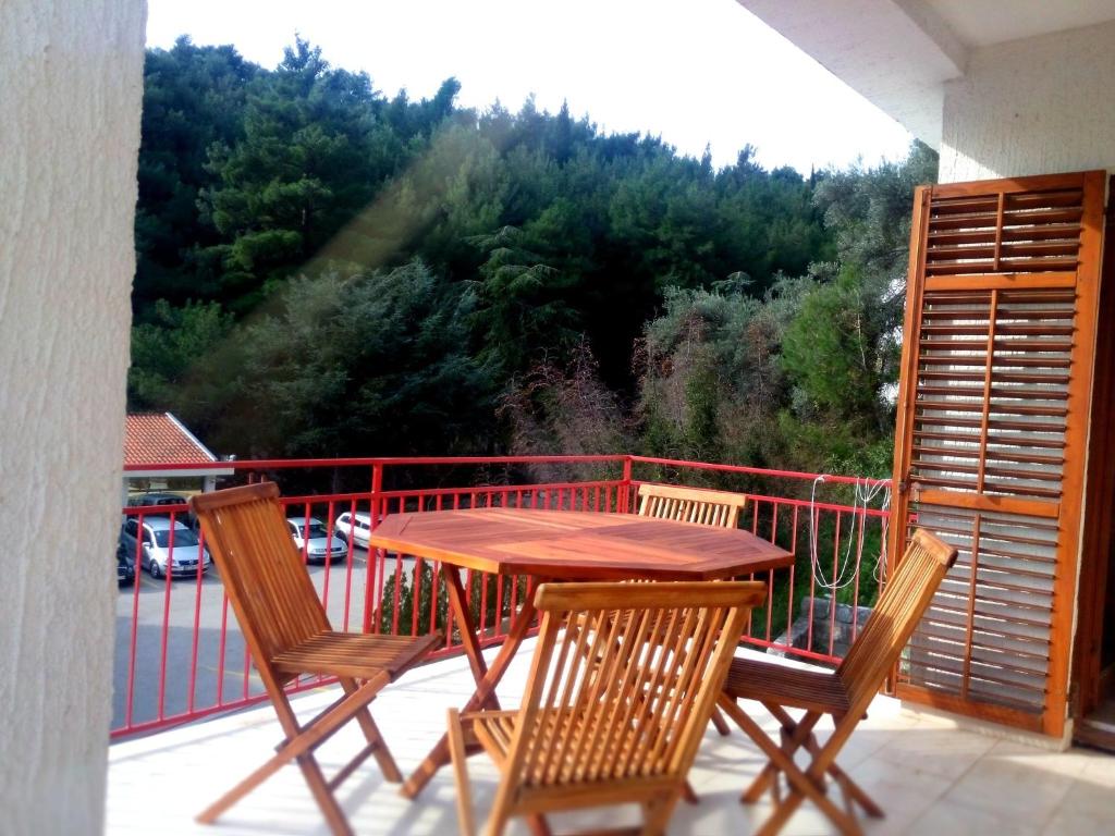 Balkón nebo terasa v ubytování Apartments Almaja Villa