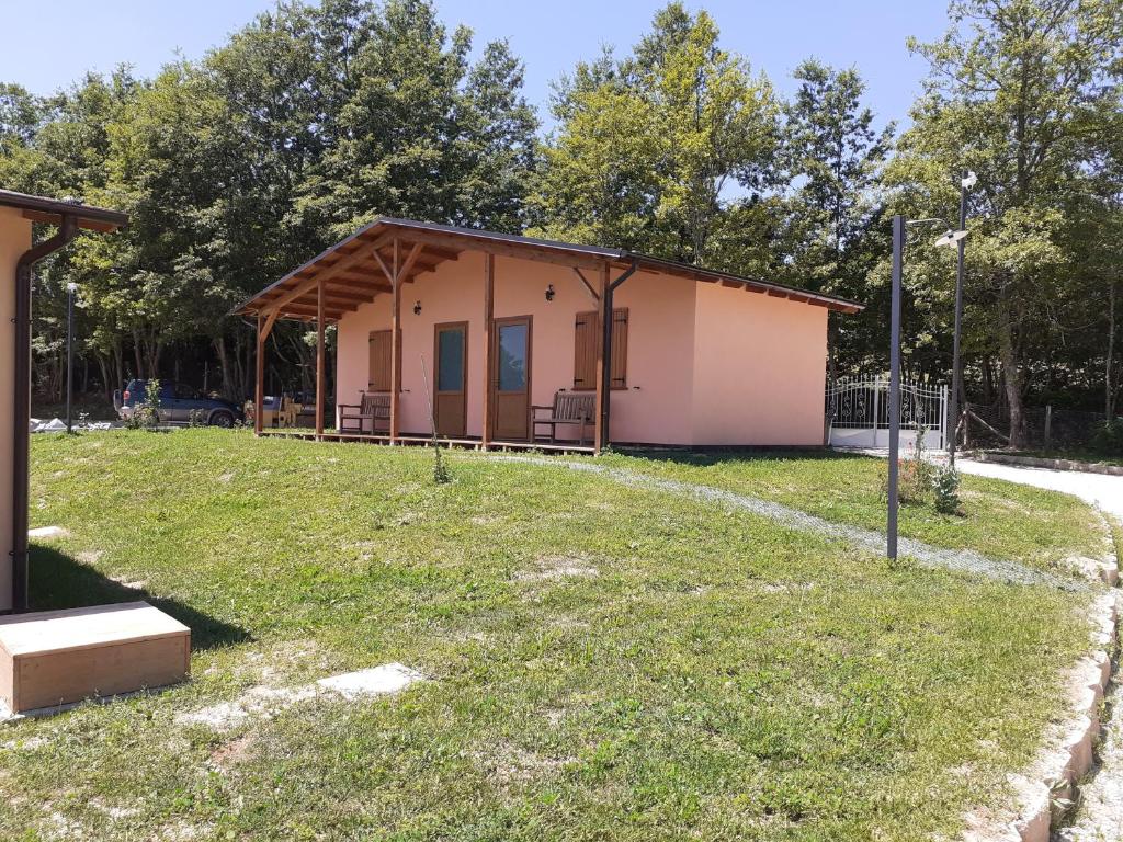 Budova, v ktorej sa farma nachádza