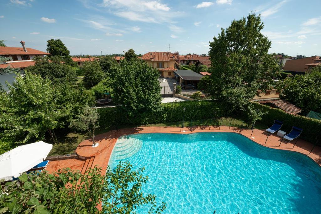 Bazén v ubytovaní B&B Family First alebo v jeho blízkosti