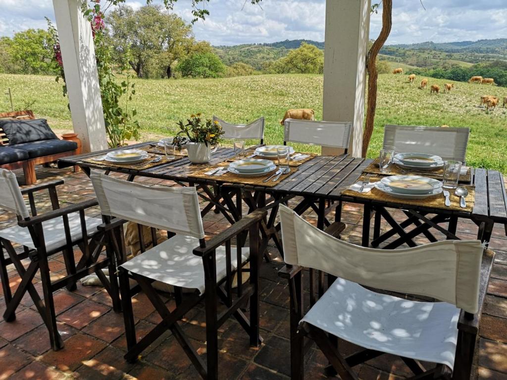 Un restaurante o sitio para comer en Amieira Agroturismo