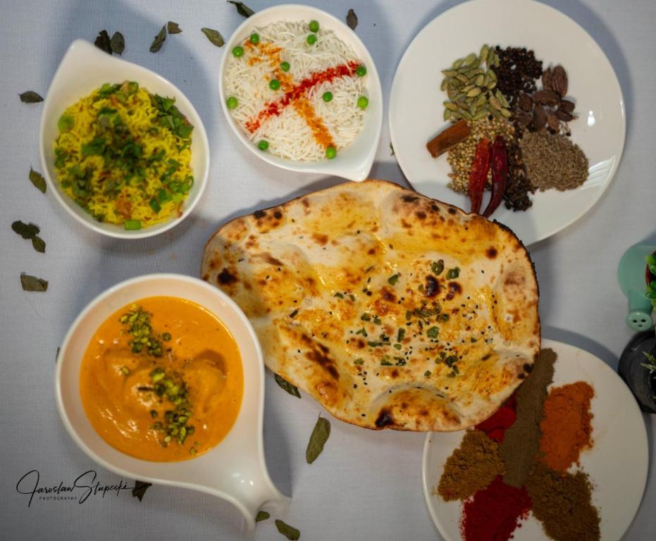 Makanan di atau berdekatan hotel