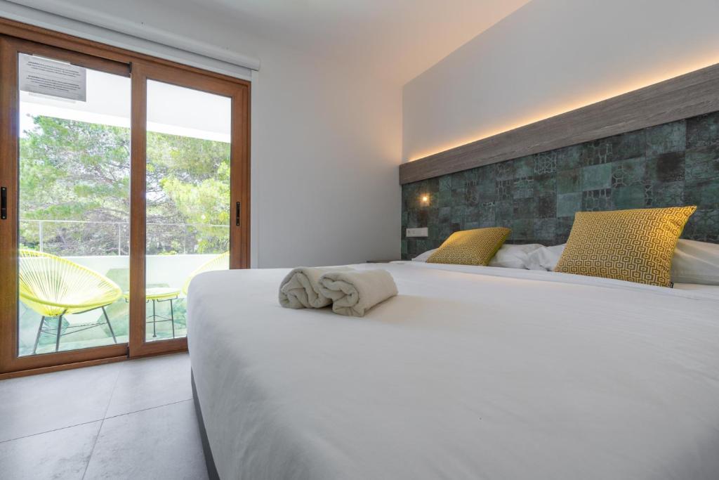 Hostal Restaurante Pou des Lleó, Sant Carles de Peralta ...