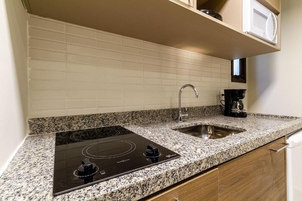 Housi Jacques Pilon Residence