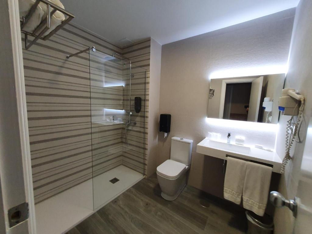 Koupelna v ubytování Hotel Azar