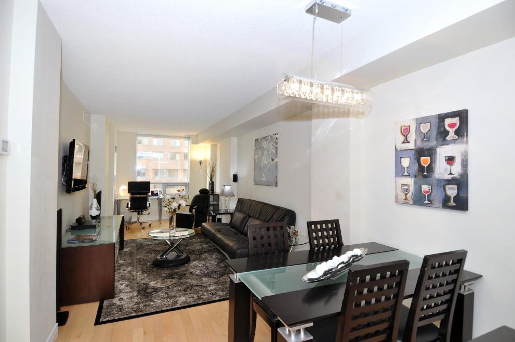 Yonge Suites Apart Hotel photo
