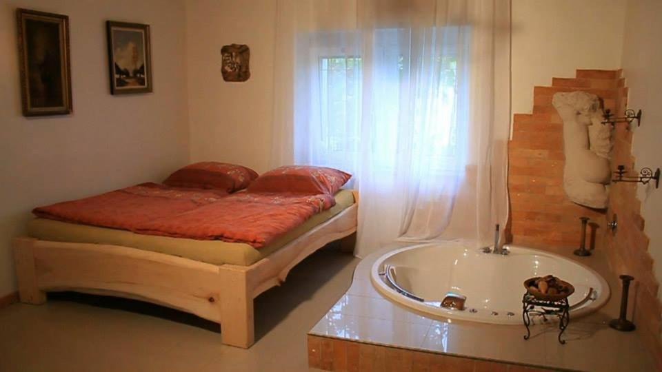 Ráspi Apartman Étterem és Borászat - Rala De Reina Superior
