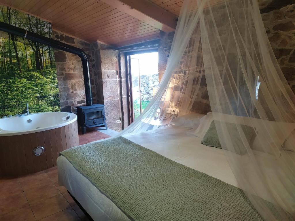 Kúpeľňa v ubytovaní REMANSO DE TRASFONTAO "Casa do Campo"