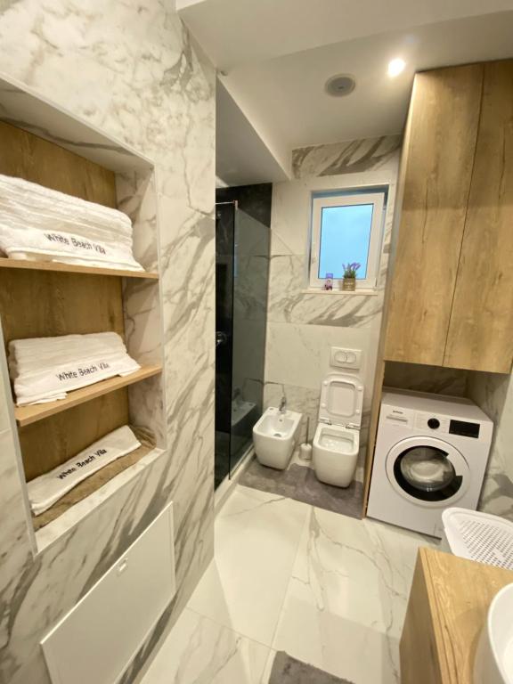 Koupelna v ubytování White Beach Villa 1 - Luxury
