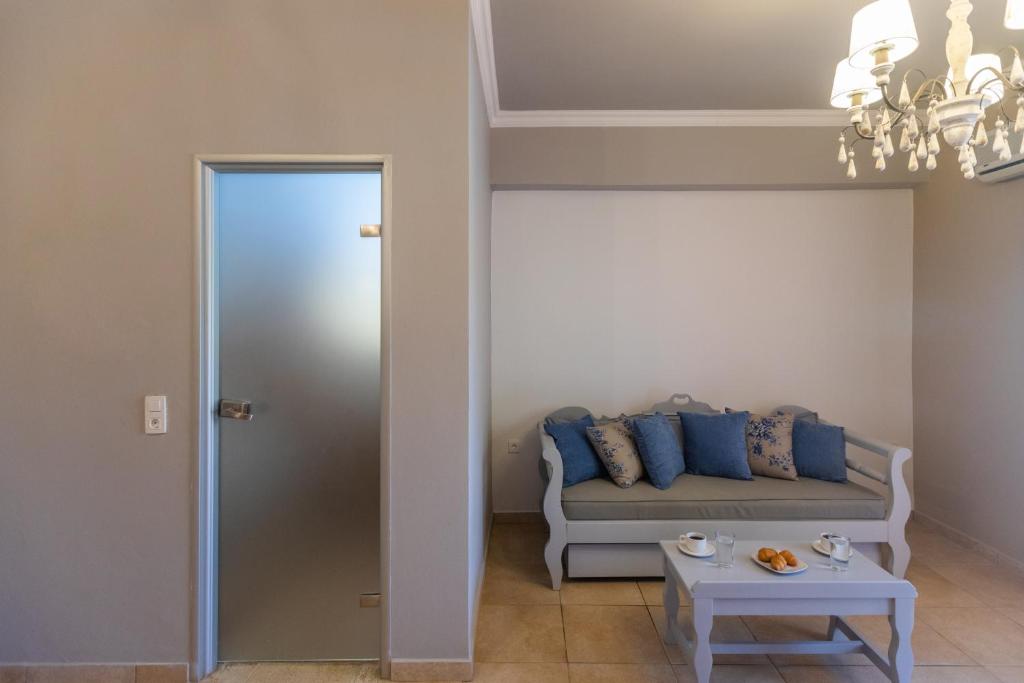 Posezení v ubytování Pelagos Apartments