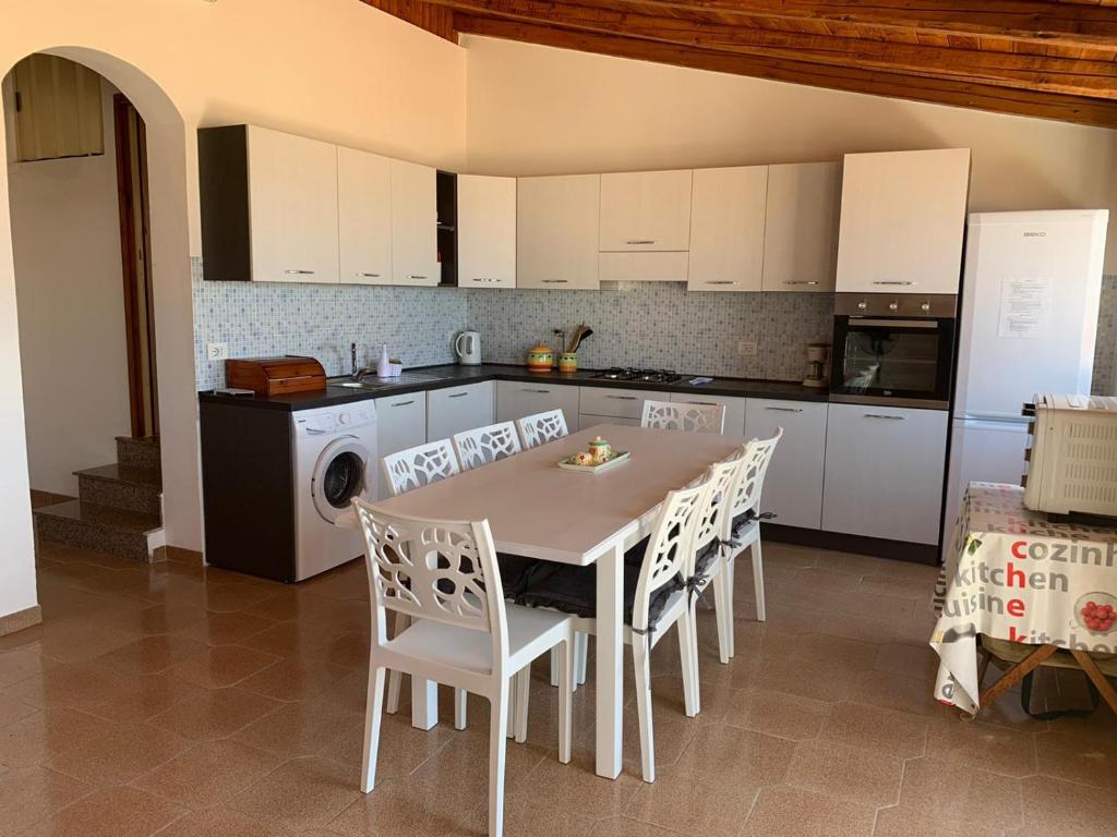 Kuchyň nebo kuchyňský kout v ubytování Casa Helenia Bruca