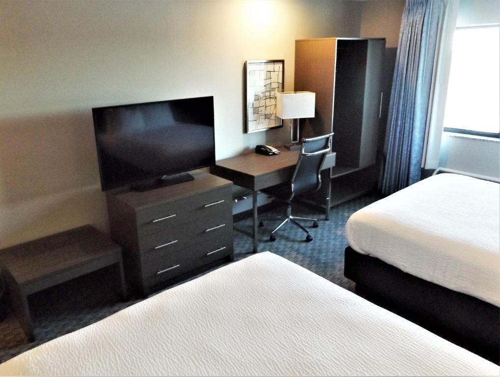 Brookstone Inn & Suites - デラックス クイーンルーム