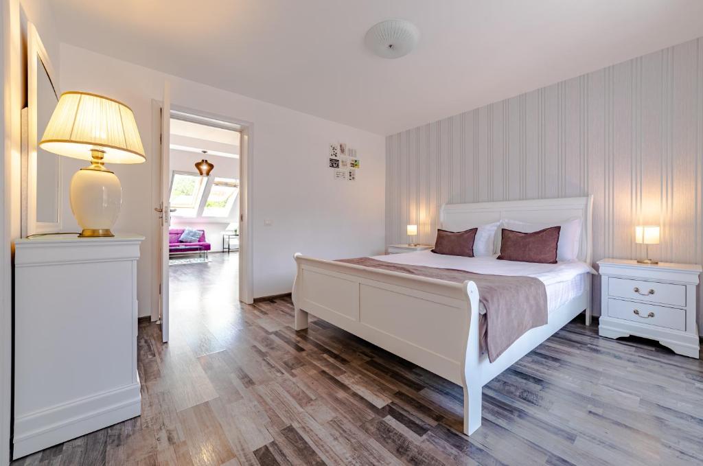 Yael Luxury Apartments 2 - Apartment - Split Level
