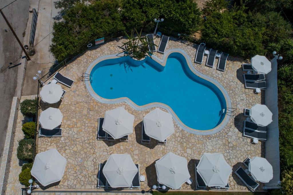 Bazén v ubytování Pelagos Apartments nebo v jeho okolí