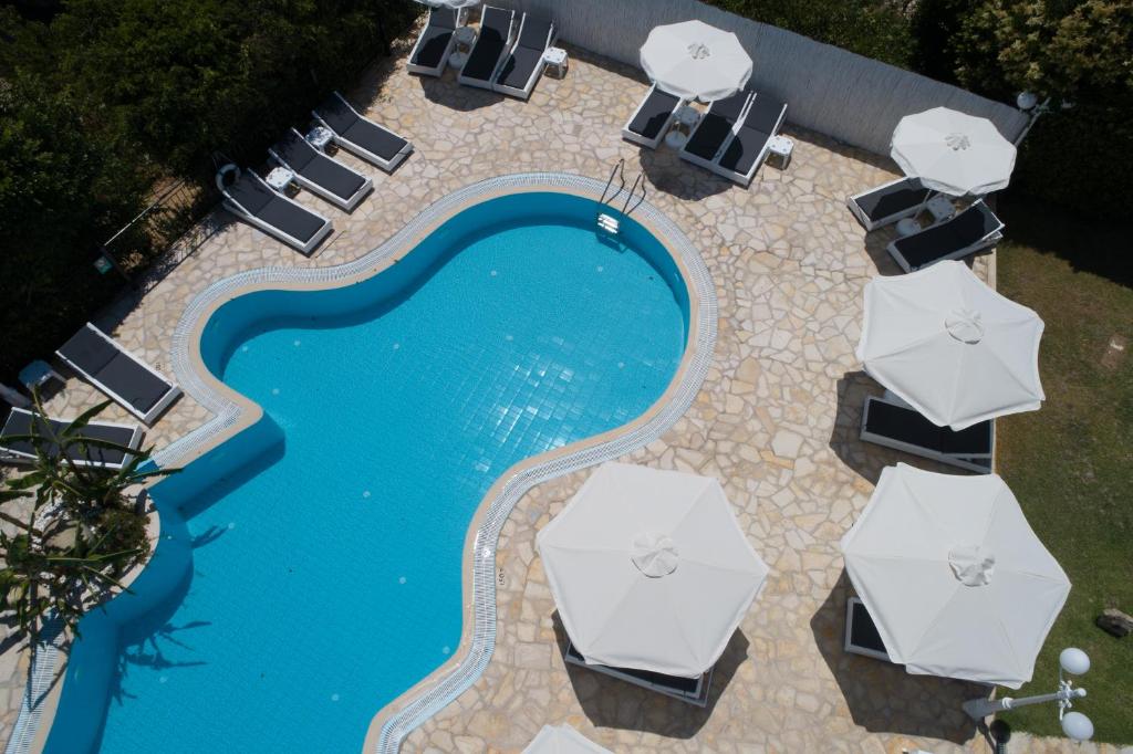 Bazén v ubytování Pelagos Apartments nebo v jeho okolí