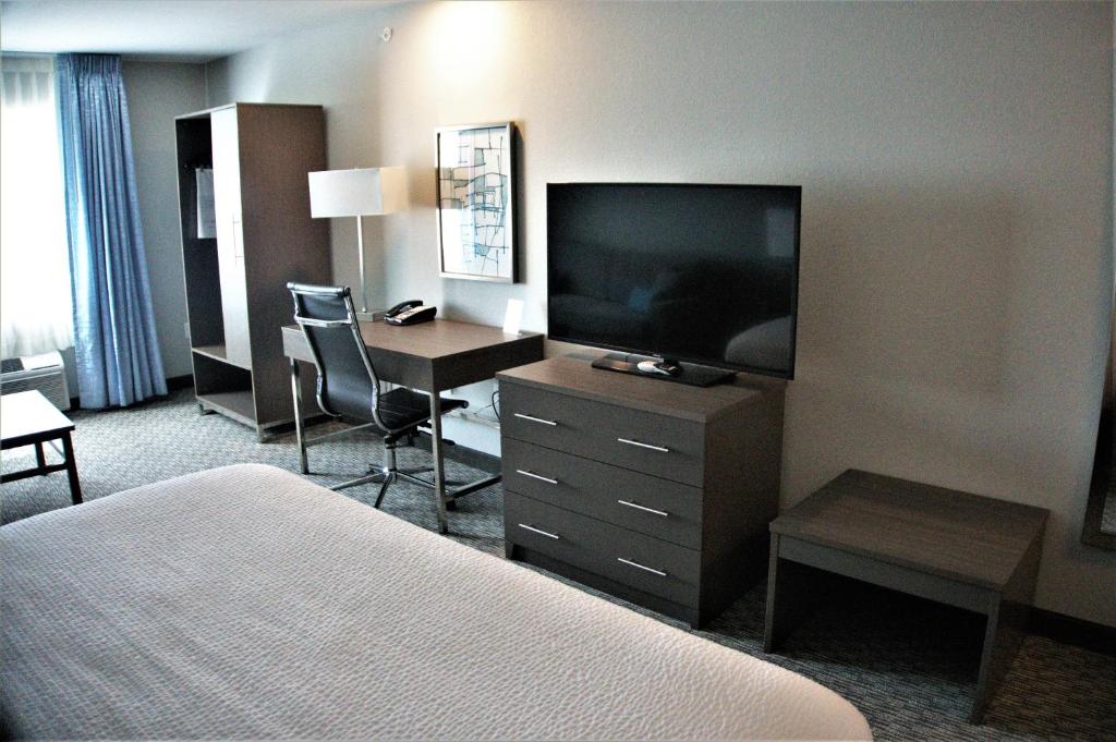 Brookstone Inn & Suites - キングルーム