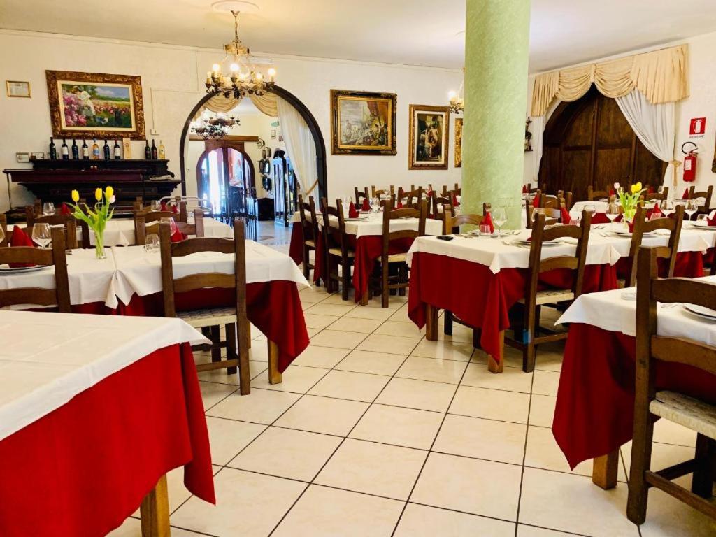 Restaurace v ubytování Hotel Villaggio Ristorante Pizzeria Museo TANIT