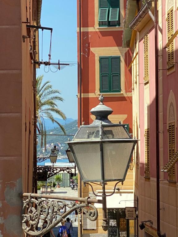 a street light in the middle of a street at Carruggio 151-2 in Sestri Levante