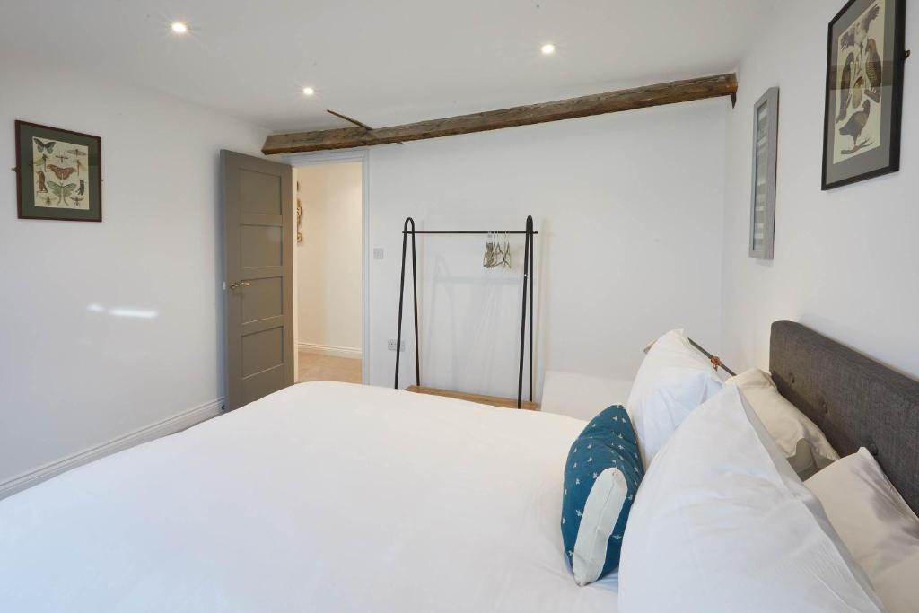 Postel nebo postele na pokoji v ubytování Host & Stay - Cornerhouse Apartments