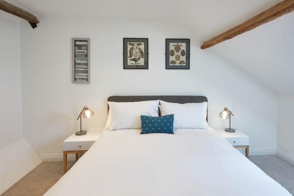 Postel nebo postele na pokoji v ubytování Host & Stay - Cornerhouse Apartments