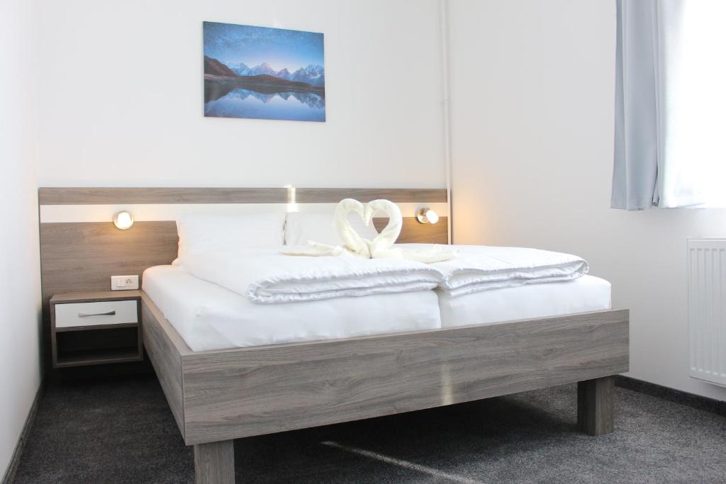Schloss - Deluxe King Room