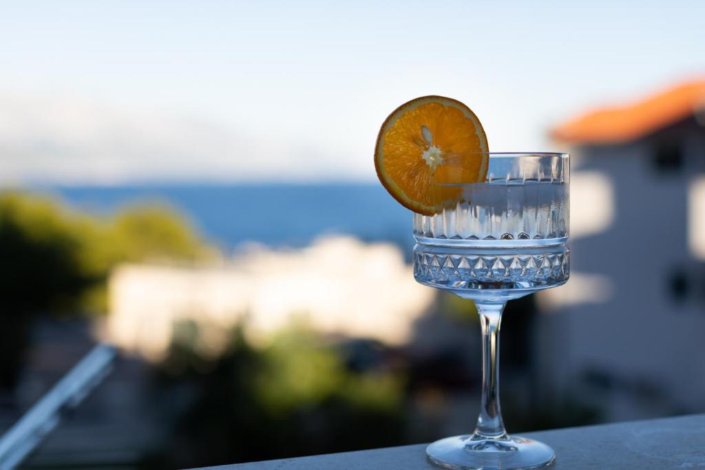 Nápoje v ubytovaní Luxury Apartman Tinel