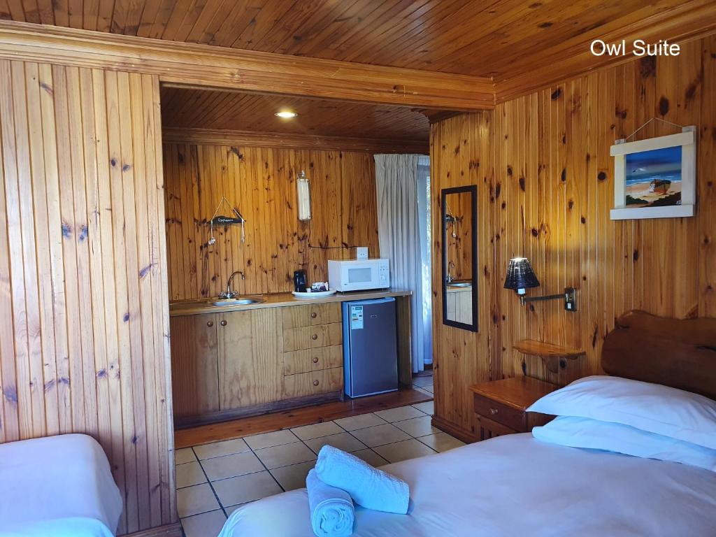 Lakeside Accommodation - Image 34