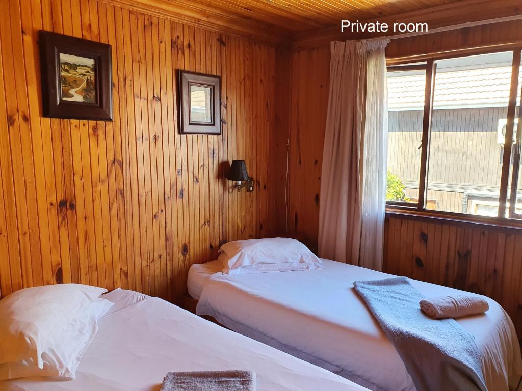 Lakeside Accommodation - Image 27