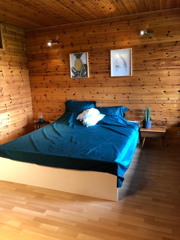 Postel nebo postele na pokoji v ubytování Op den Heust
