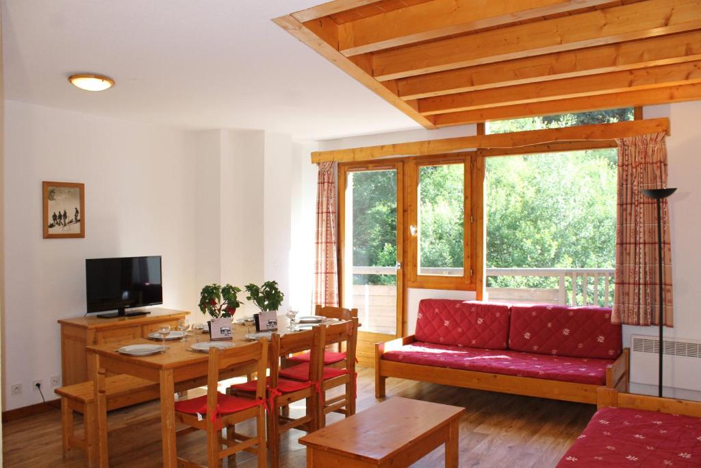 TV a/nebo společenská místnost v ubytování Résidence Saboia B32 Clés Blanches Courchevel