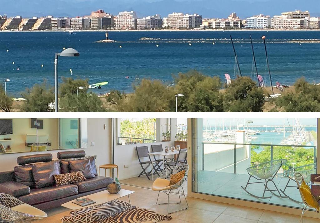 Una sala de estar con un sofá y vista al mar. en Capvespre, en Roses