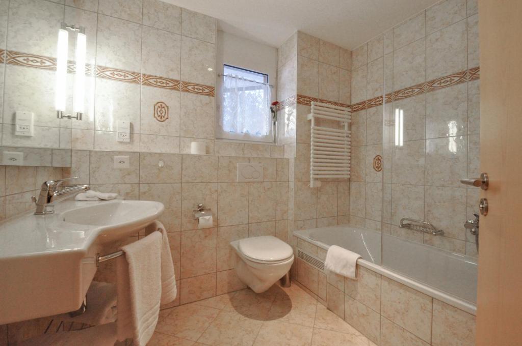 Koupelna v ubytování Haus Shangri-La