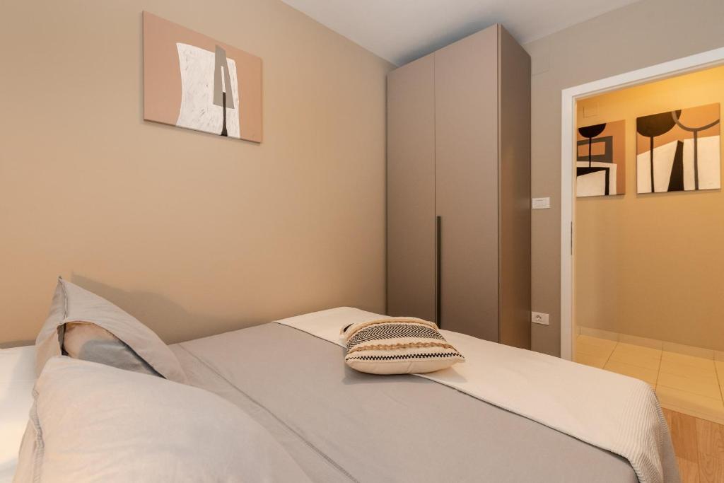 Posteľ alebo postele v izbe v ubytovaní Apartment Cami -Stylish apartment with a beautiful seaview