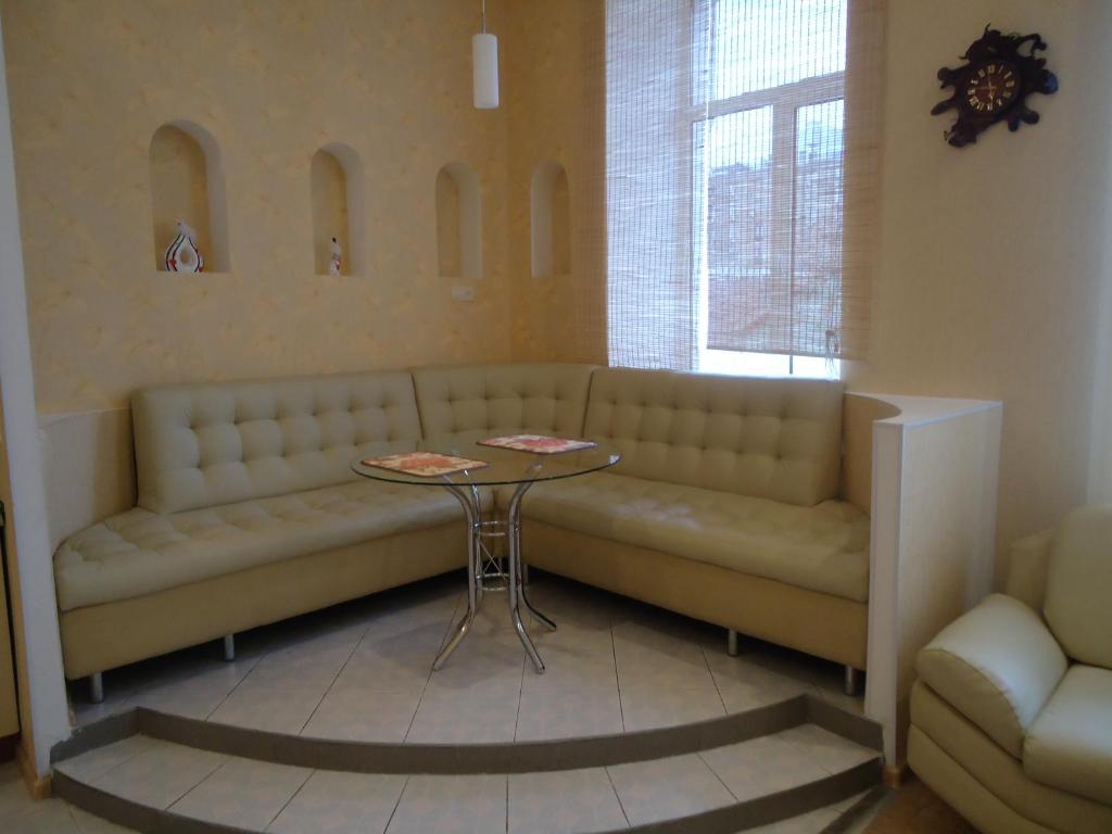 Rentday Apartments - Kiev - One-Bedroom Apartment On Pushkinskaya Street 11