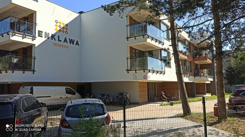 Το κτήριο όπου στεγάζεται  το διαμέρισμα