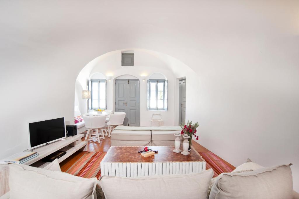 Telewizja i/lub zestaw kina domowego w obiekcie ANTELMI LUXURY VILLA