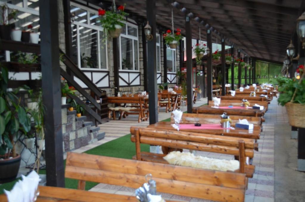 Hanul Izvorul Rece Sinaia - Resim 27